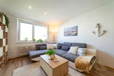 Na predaj 2-izbový byt, 52 m², Bratislava-Rača, Žarnovická