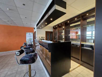 Na predaj objekt, 830 m², Smolenice, Továrenská