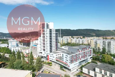 Mieszkania na sprzedaż, 4-pokojowe, Žilina · €421 300