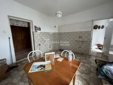 Na predaj dom, 180 m², Perkupa