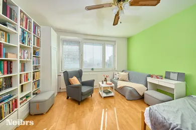 Na predaj 1-izbový byt, 35 m², Bratislava-Petržalka, Jasovská