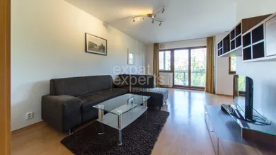 Na prenájom 3-izbový byt, 76 m², Bratislava-Staré Mesto