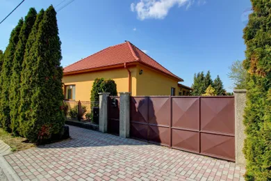Na predaj 3-izbový dom, 120 m², Dobrohošť