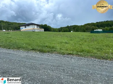 Na predaj pozemok, 595 m², Okružná