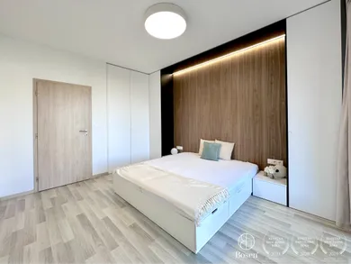 Na prenájom 2-izbový byt, 60 m², Bratislava-Petržalka