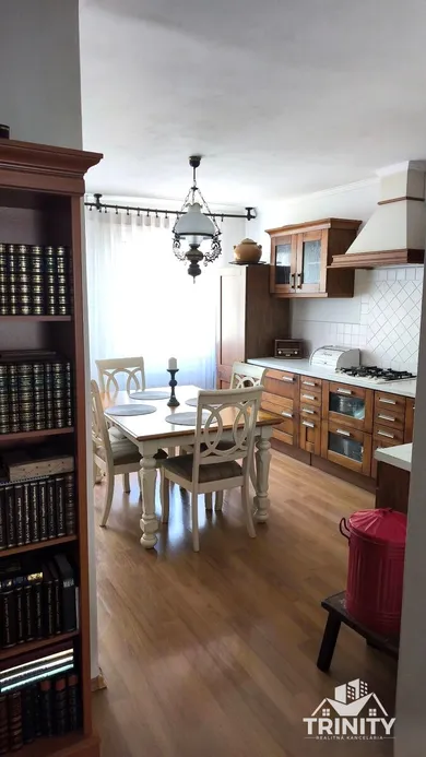 Na predaj 2-izbový byt, 61 m², Nové Zámky, Šoltésová