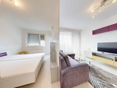 Na prenájom 1-izbový byt, 40 m², Bratislava-Podunajské Biskupice