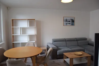 Na prenájom 3-izbový byt, 69 m², Bratislava-Ružinov, Exnárova
