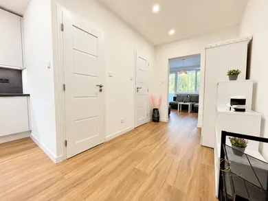 Na prenájom 3-izbový byt, 76 m², Bratislava-Petržalka, Romanova