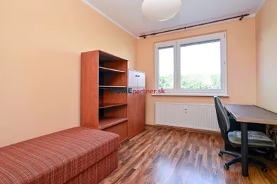 Na predaj 4-izbový byt, 80 m², Bratislava-Karlova Ves, Veternicová
