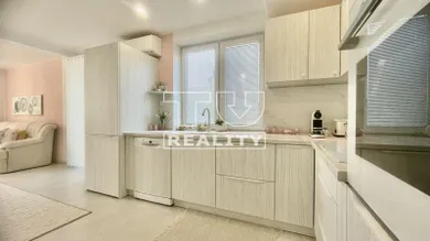 Na predaj dom, 146 m², Senec