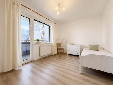 Na prenájom 3-izbový byt, 77 m², Bratislava-Ružinov, Bernolákova