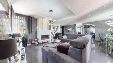 Na predaj 5-izbový byt, 200 m², Púchov, Štefánikova