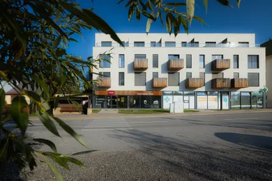 Na predaj komerčné, 87 m², Bešeňová