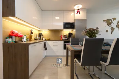 Na prenájom 2-izbový byt, 63 m², Bratislava-Nové Mesto, Vlárska