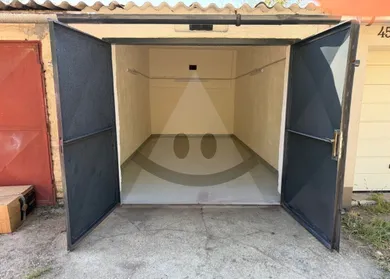 Obiekty na sprzedaż, Komárno · €21 500