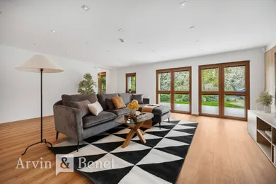 Na predaj 4-izbový dom, 111 m², Modra, Harmónia
