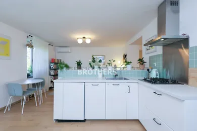 Na prenájom 2-izbový byt, 52 m², Bratislava-Rača, Cyprichova
