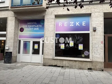 Kiadó kereskedelmi ingatlanok, Žilina · €1200