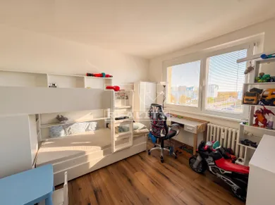 Na predaj 3-izbový byt, 75 m², Bratislava-Podunajské Biskupice