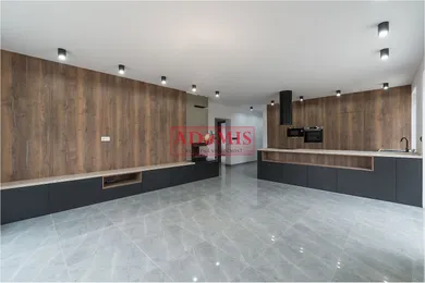 Na predaj 5-izbový dom, 123 m², Ploské