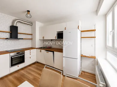 Na prenájom 2-izbový byt, 57 m², Galanta, K.Duchoňa 9
