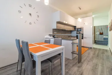 Na prenájom 2-izbový byt, 65 m², Pezinok, Suvorovova