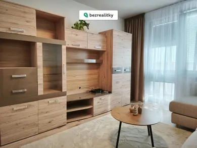 Na prenájom 1-izbový byt, 38 m², Dunajská Streda