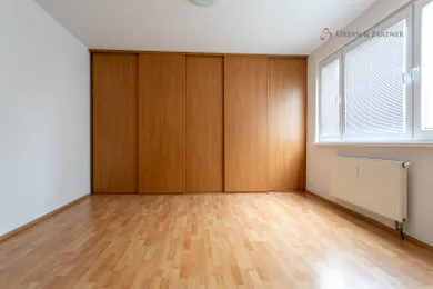 Na predaj 3-izbový byt, 75 m², Bratislava-Petržalka, Romanova