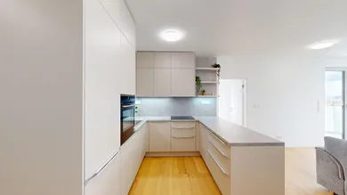 Na predaj 5-izbový byt, 113 m², Bratislava-Staré Mesto