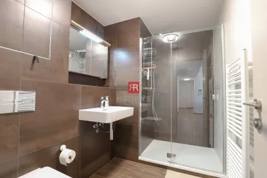 Na prenájom 2-izbový byt, 56 m², Bratislava-Staré Mesto, Pribinova