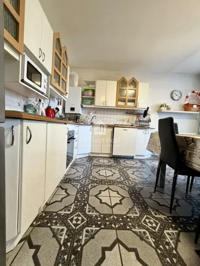Na predaj 5-izbový byt, 110 m², Dunajská Streda, Nová Ves