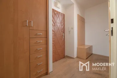 Na predaj 1-izbový byt, 36 m², Trenčín, 28. októbra