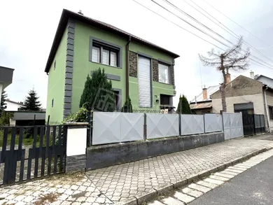 Na predaj dom, 360 m², Lučenec, P.Totha