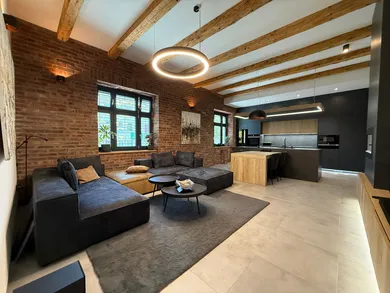 Квартиры на продажу, 4-комнатные, Lučenec · €285 000