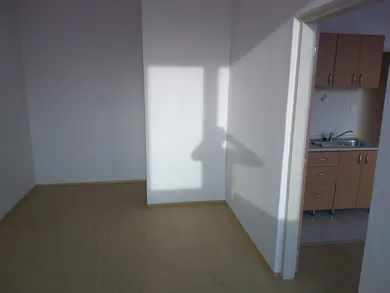 Na prenájom 1-izbový byt, 32 m², Nové Zámky, Andovská