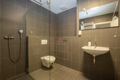 Na prenájom 2-izbový byt, 72 m², Bratislava-Staré Mesto