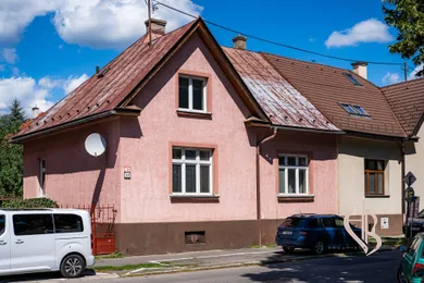Domy na sprzedaż, 4-pokojowe, Banská Bystrica · €289 000