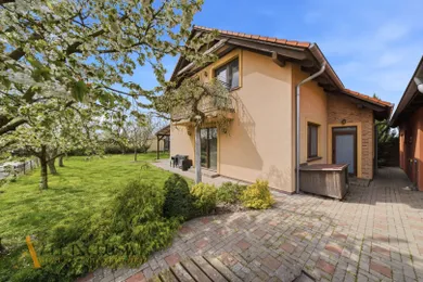 Дома на продажу, 5-комнатные, Štvrtok na Ostrove · €369 000