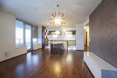 Na prenájom 4-izbový byt, 113 m², Bratislava-Nové Mesto