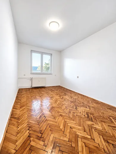 Na predaj 3-izbový byt, 64 m², Komárno