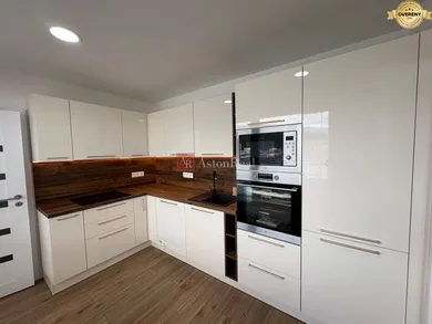 Na predaj 2-izbový byt, 63 m², Liptovský Mikuláš