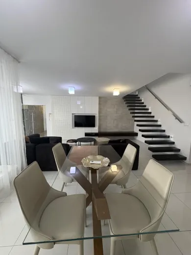 Na prenájom 4-izbový byt, 150 m², Trnava, Jána Hollého