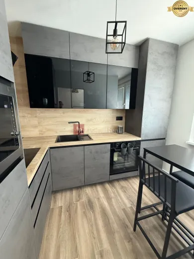 Mieszkania na wynajem, 1-pokojowe, Banská Bystrica · €600