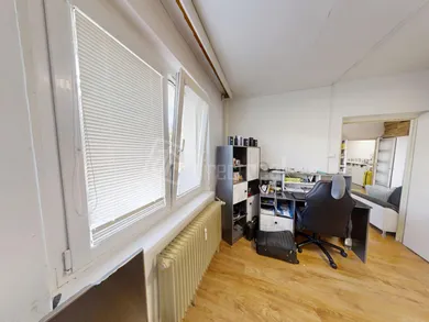 Na predaj 3-izbový byt, 61 m², Lučenec, Námestie republiky