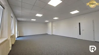 Na prenájom komerčné, 55 m², Trenčín, Kubranská
