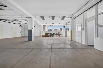 Na prenájom komerčné, 246 m², Bratislava-Nové Mesto, Vajnorská