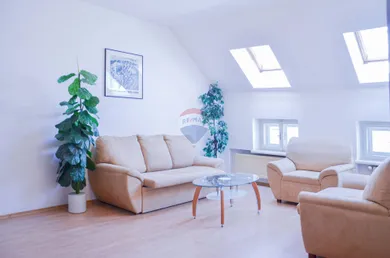 Na prenájom 3-izbový byt, 99 m², Banská Bystrica, Nám. SNP