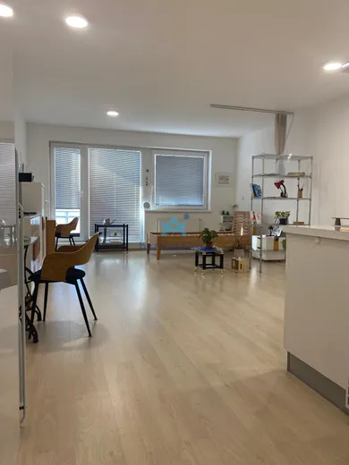 Na predaj 1-izbový byt, 42 m², Bratislava-Petržalka, Antolská