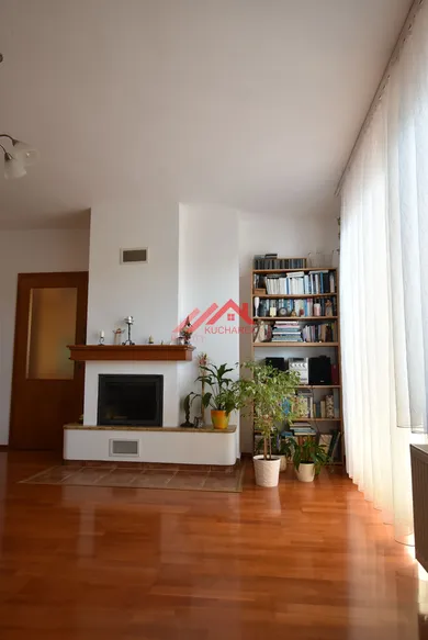 Na predaj 4-izbový dom, 240 m², Pezinok, Štúrova